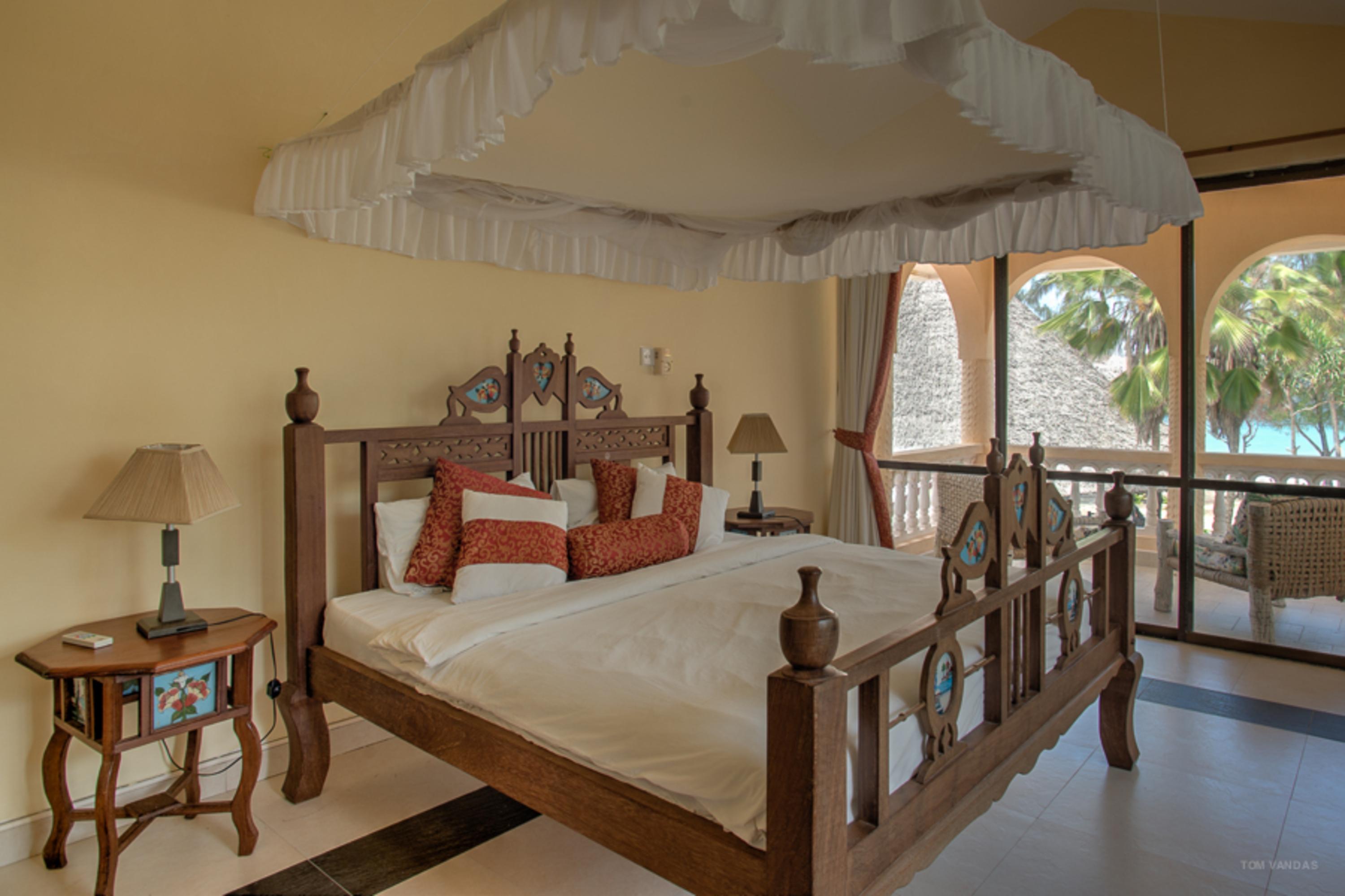 Bahari Dhow Beach Villas Praia de Diani Exterior foto