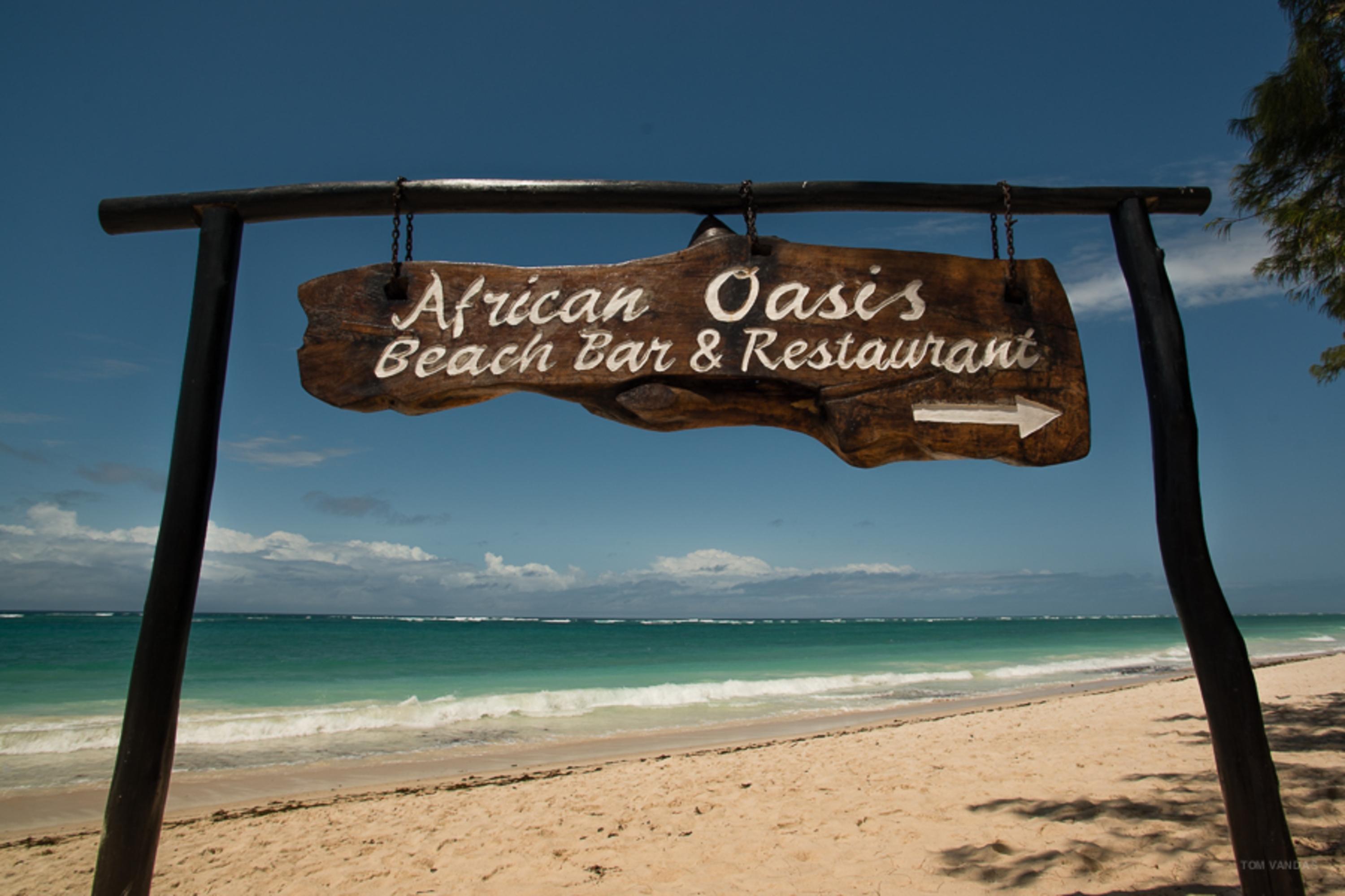 Bahari Dhow Beach Villas Praia de Diani Exterior foto