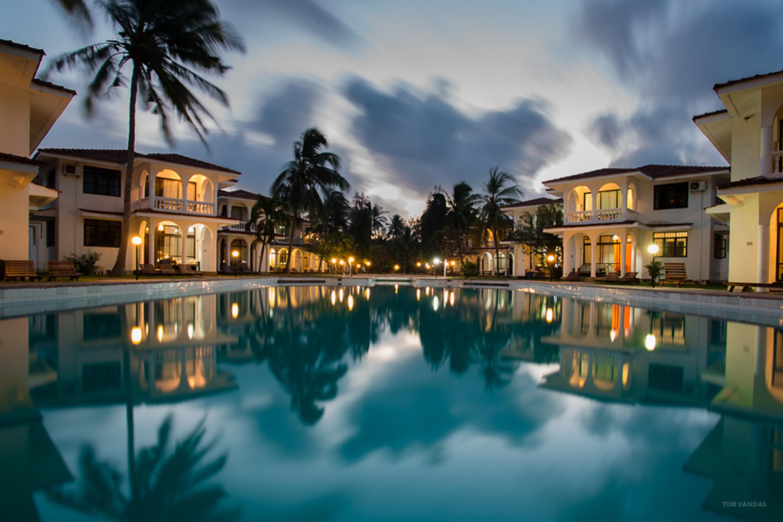 Bahari Dhow Beach Villas Praia de Diani Exterior foto