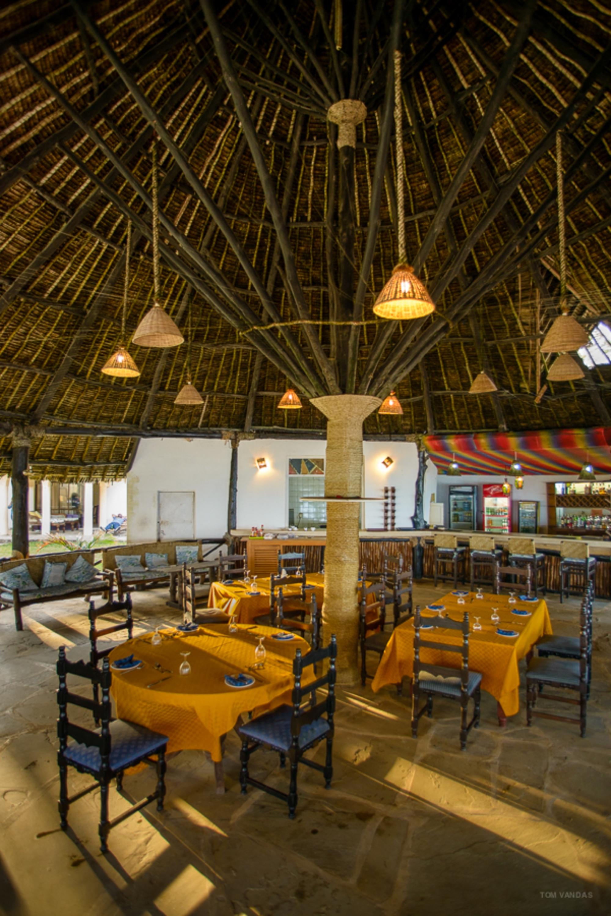 Bahari Dhow Beach Villas Praia de Diani Exterior foto
