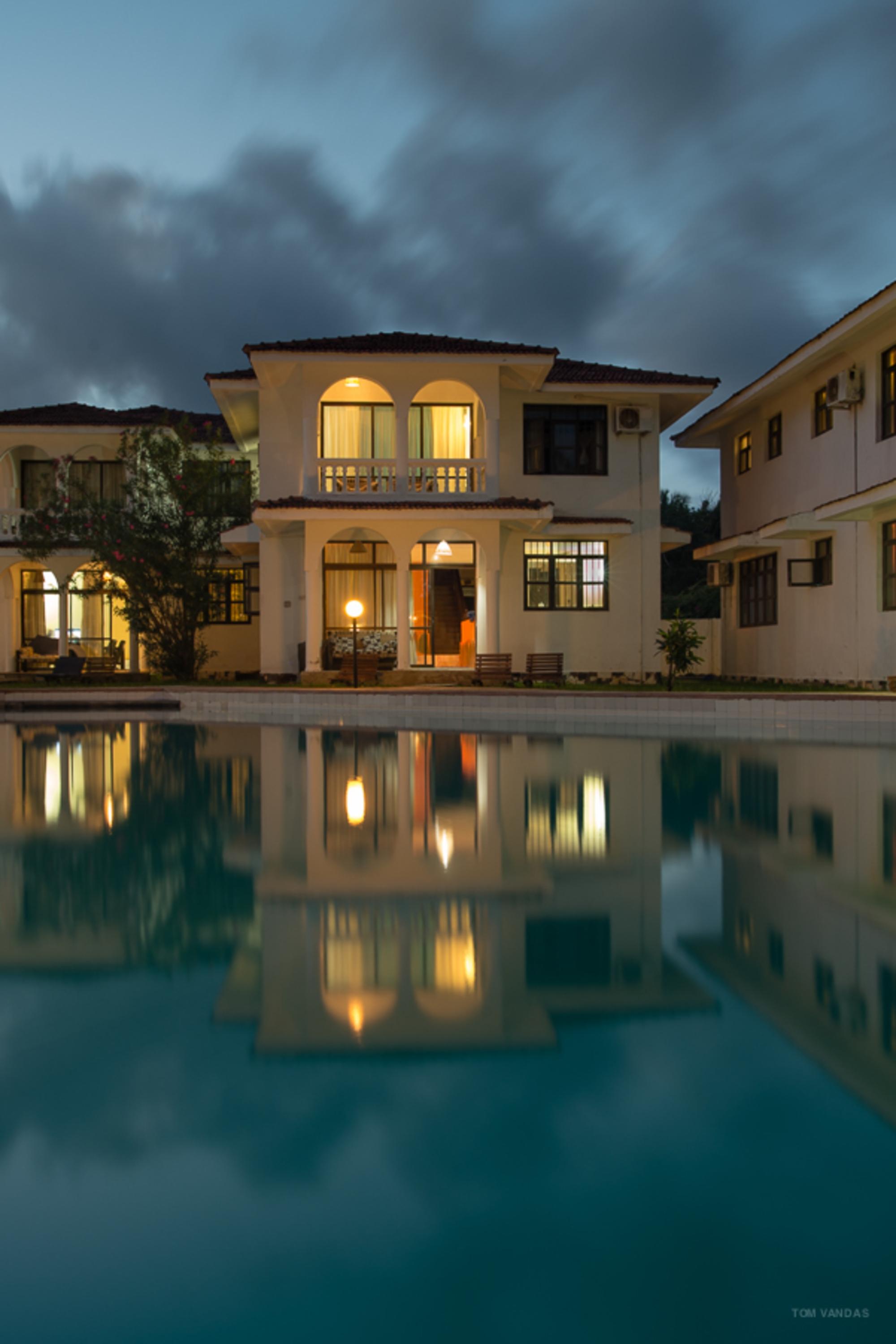 Bahari Dhow Beach Villas Praia de Diani Exterior foto