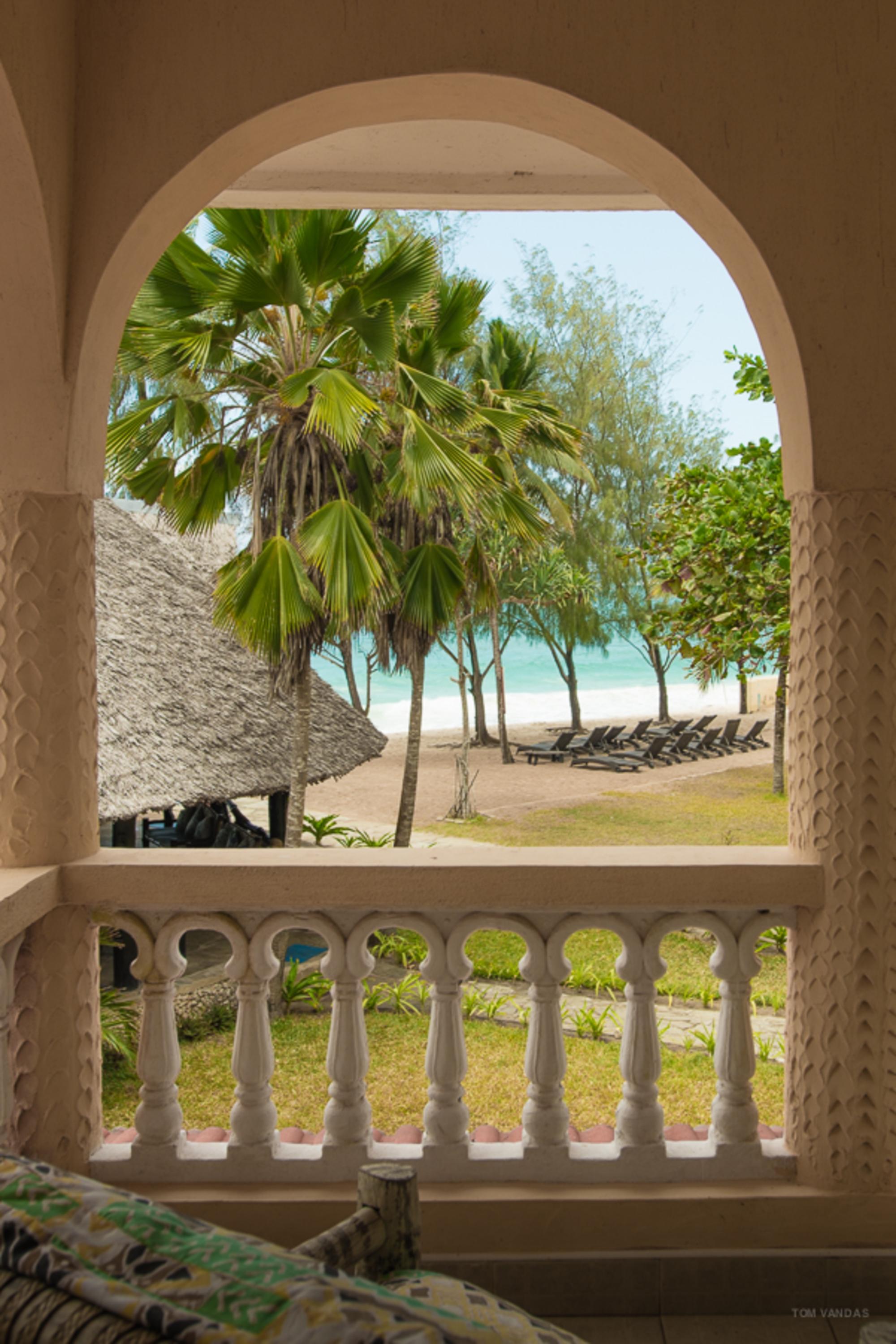 Bahari Dhow Beach Villas Praia de Diani Exterior foto